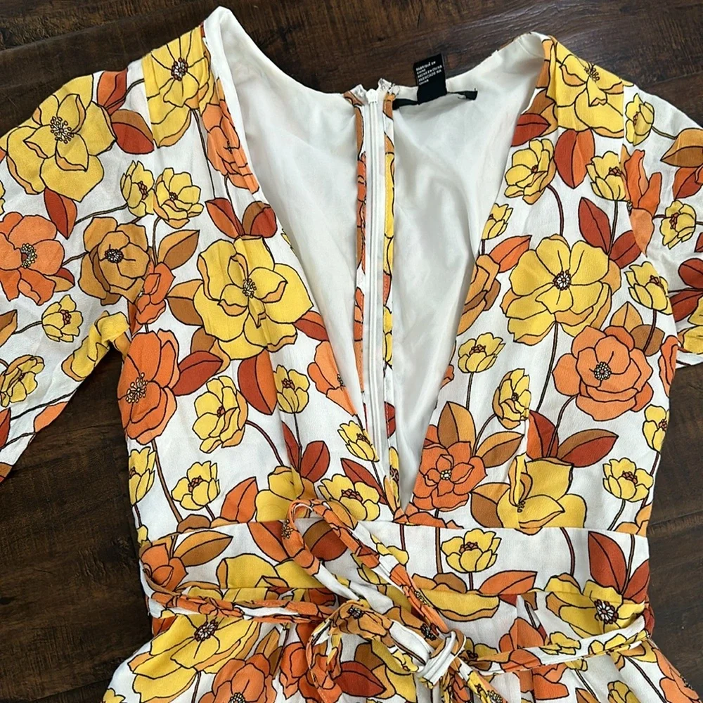 Super cute 60s Vibes Romper Size S - Picture 2 of 3